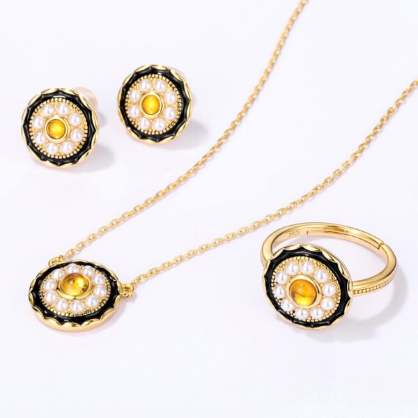Amber Pearls Necklace